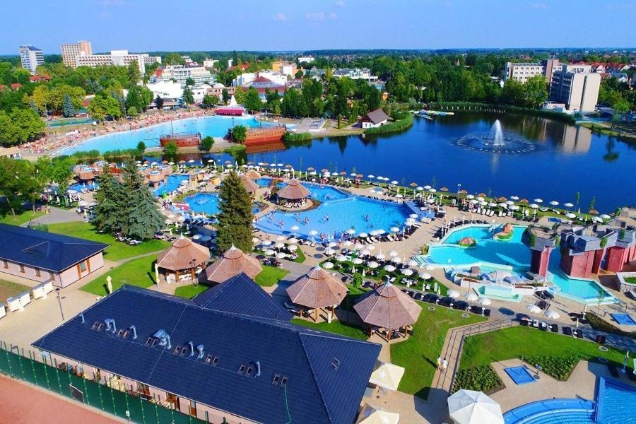 Lexi Apartman Apartment Hajdúszoboszló Екстериор снимка